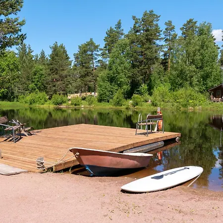 Pinetree With Loft Semesterbostad