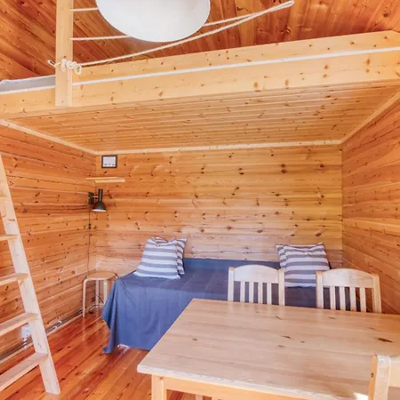 Pinetree With Loft Feriehus *